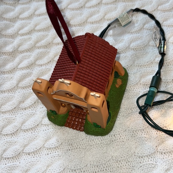 Hallmark Church light up Ornament - Picture 5 of 6